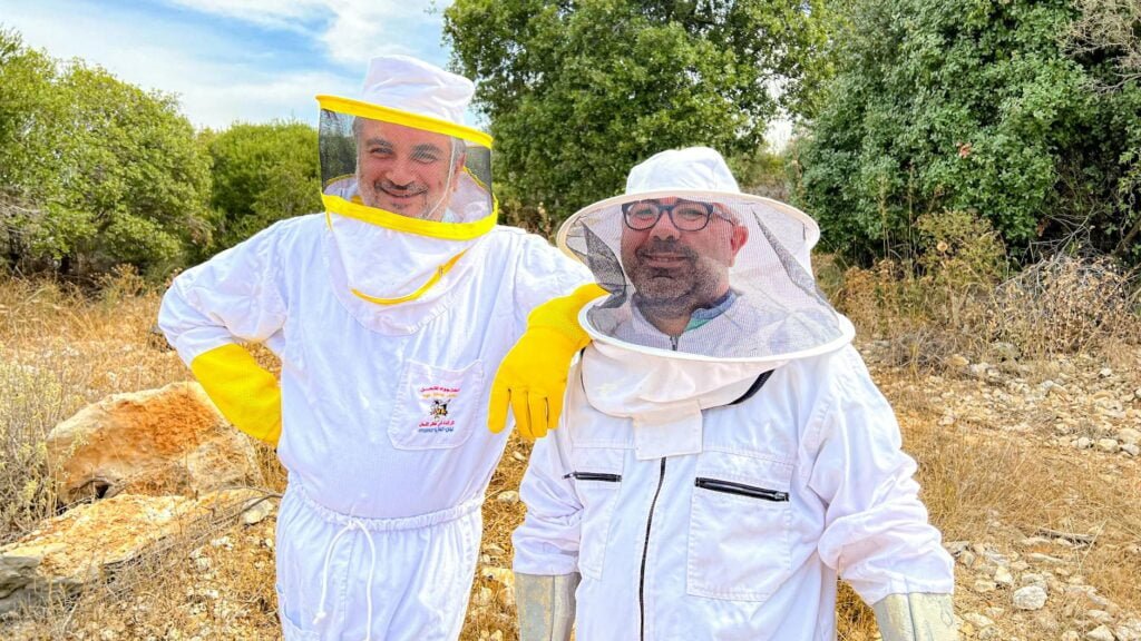 pexels-photo-10405070 Mānuka MGO honey beekeepers